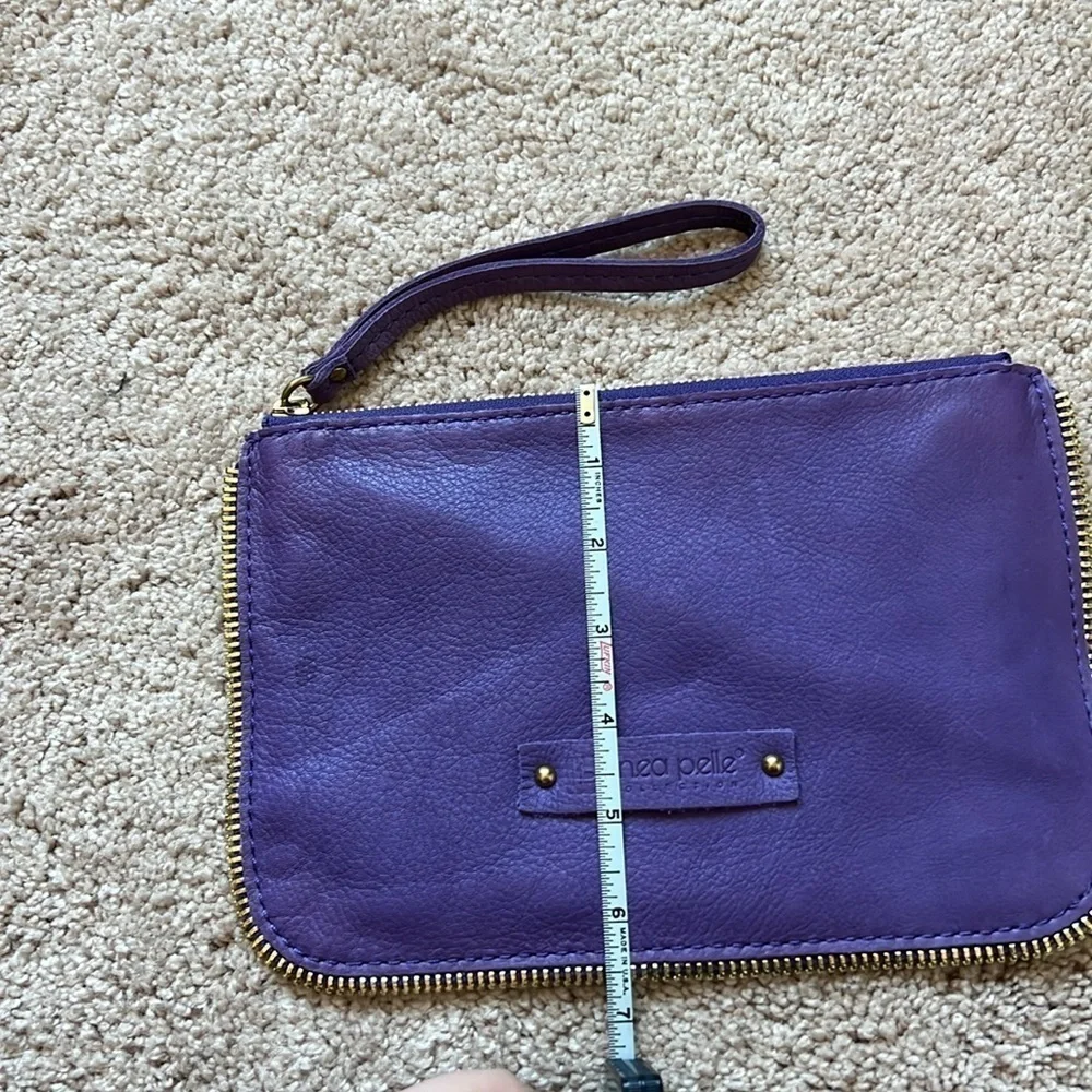 Linea Pelle Handmade Leather Wristlet purse